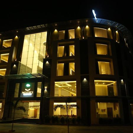 Woodies Bleisure Hotel Kozhikode Exterior foto