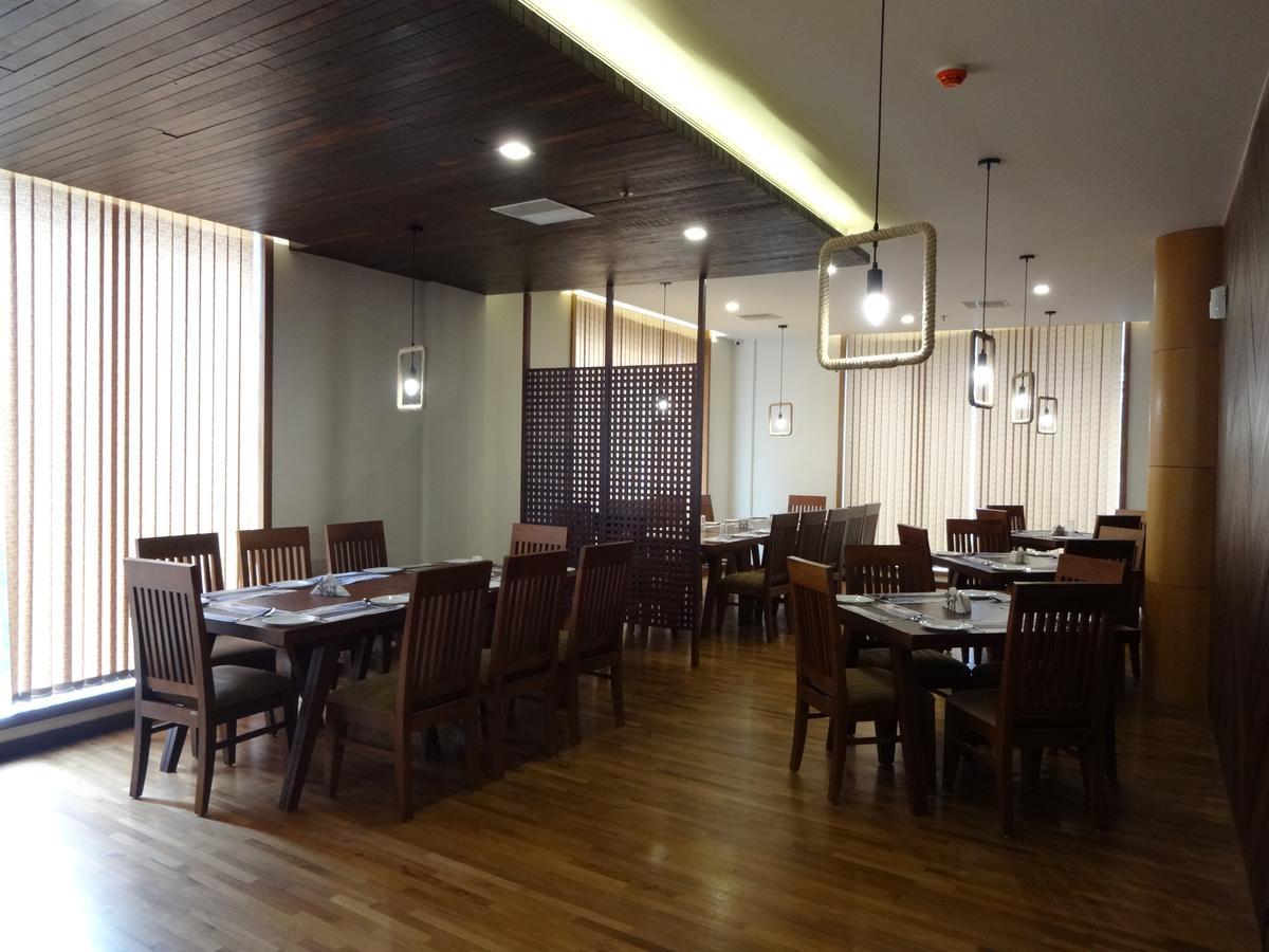 Woodies Bleisure Hotel Kozhikode Exterior foto