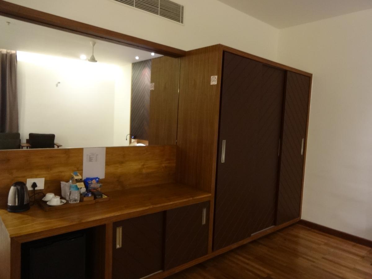 Woodies Bleisure Hotel Kozhikode Exterior foto